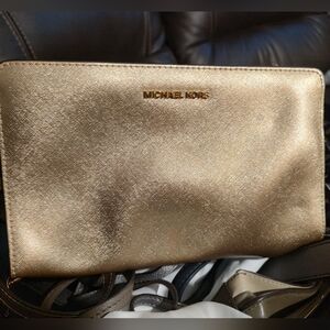 Michael Kors Jet Set Travel Large Convertible Leather Crossbody